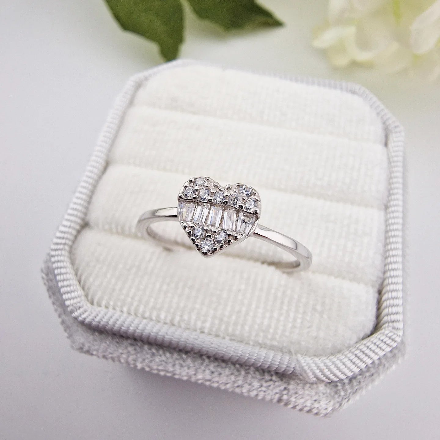 925 Sterling Silver Baguette & Round Cut Cz Heart Cluster Ring